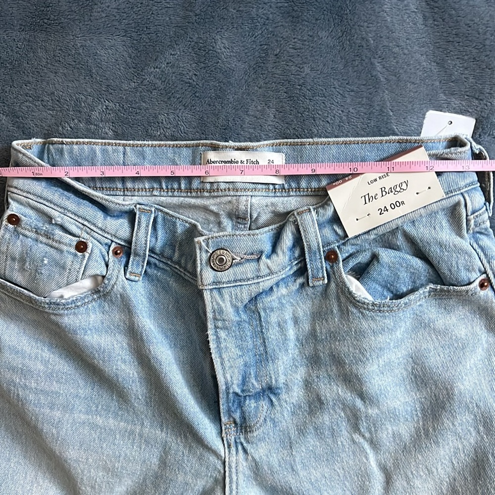 NWT Abercrombie low rise jeans - Picture 5 of 6